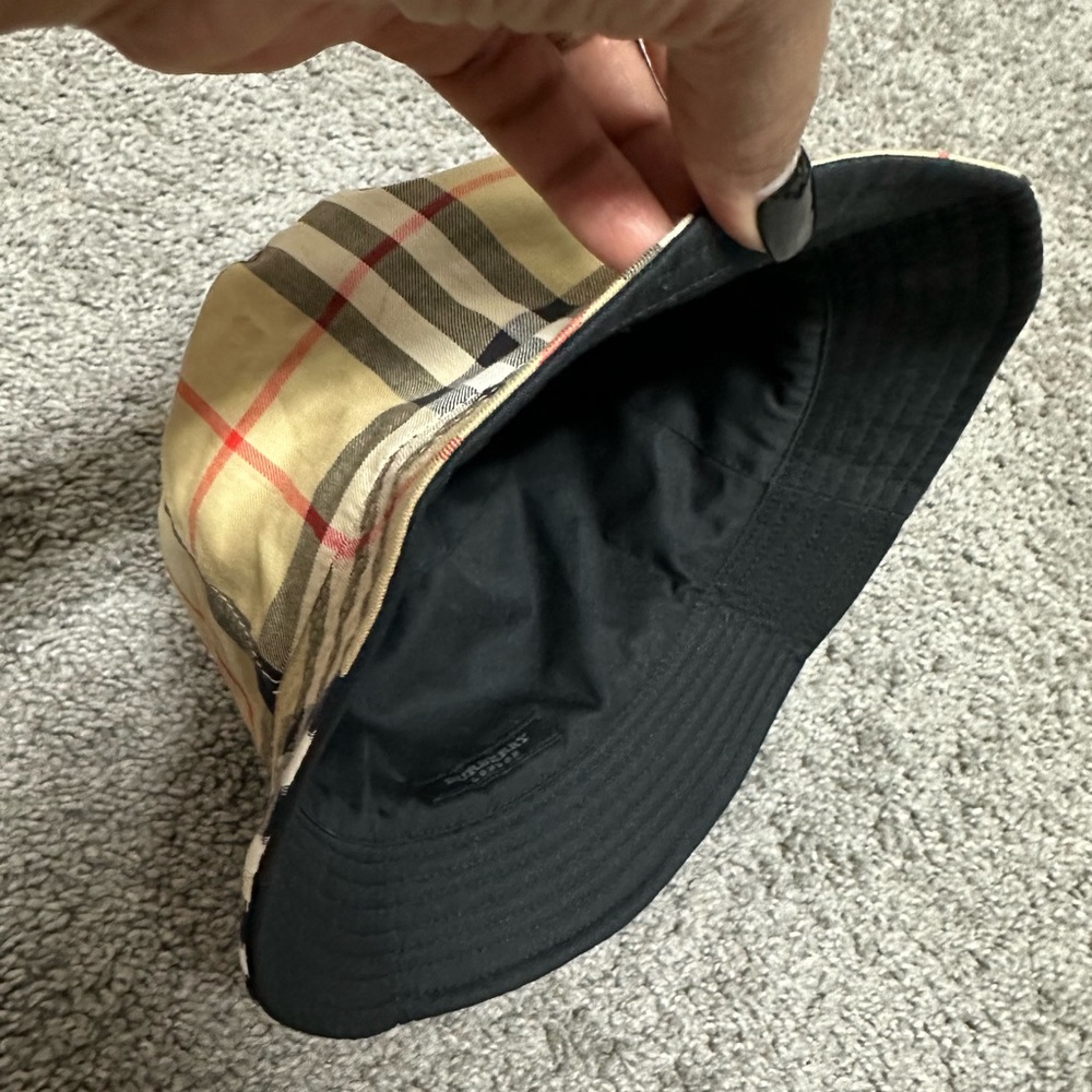 Authentic Burberry hat - Picture 3 of 4